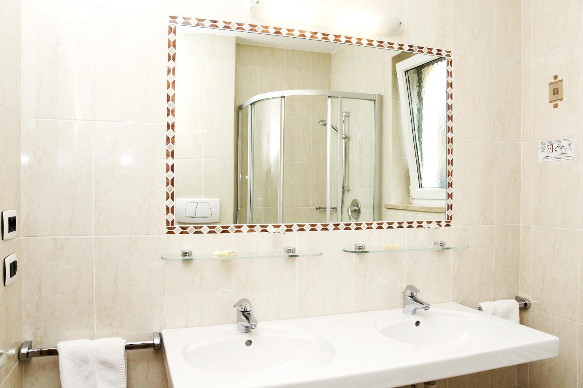 Hotel Loewenwirt Чермес Екстериор снимка