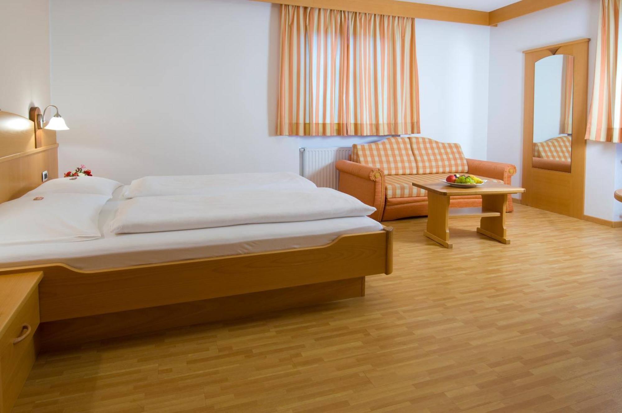 Hotel Loewenwirt Чермес Екстериор снимка