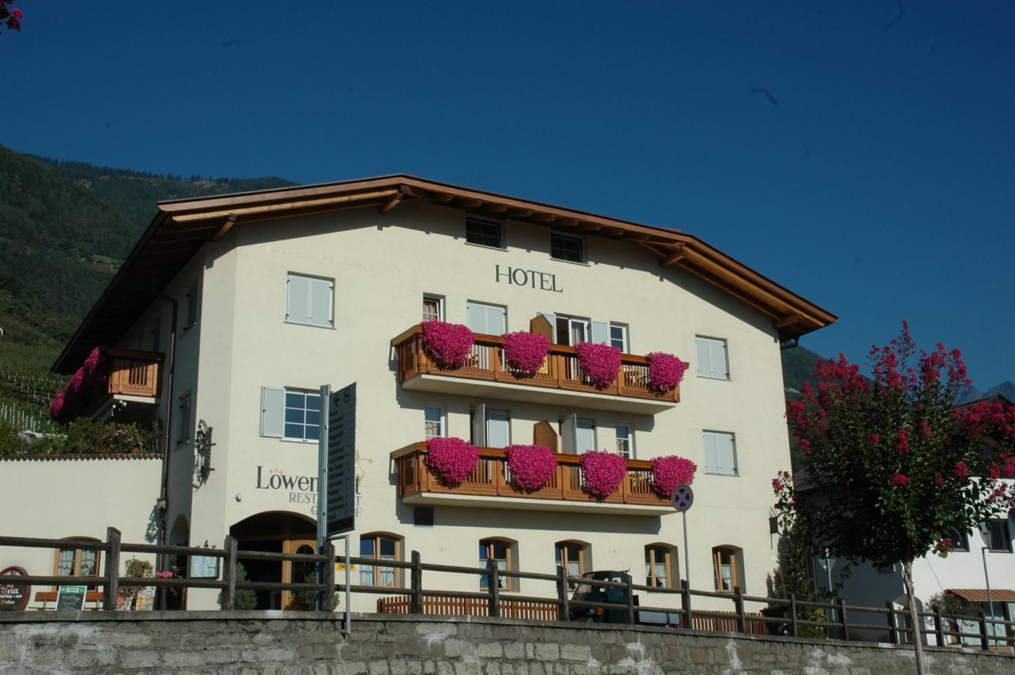 Hotel Loewenwirt Чермес Екстериор снимка