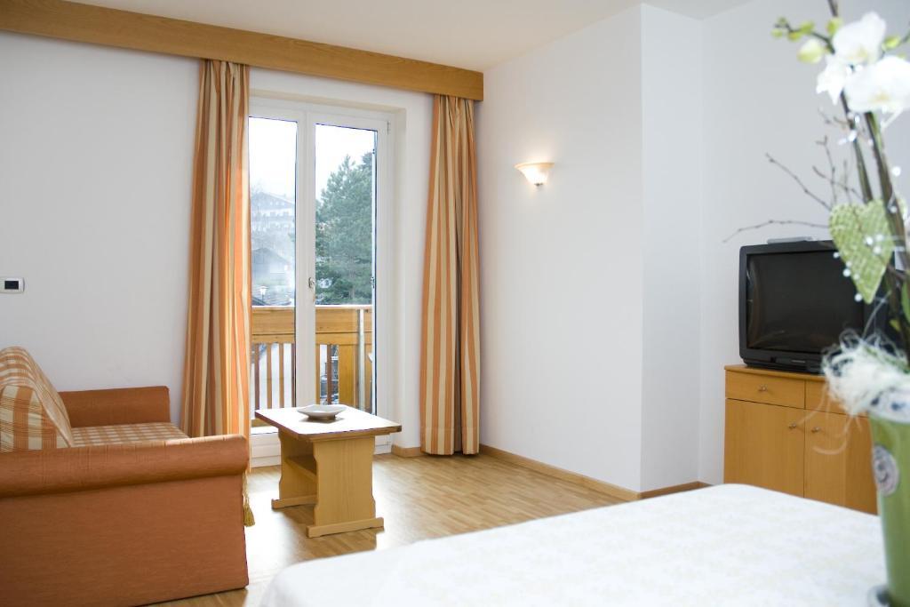 Hotel Loewenwirt Чермес Стая снимка